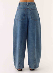 Zayn Pleated Denim Jeans Light Wash Blue